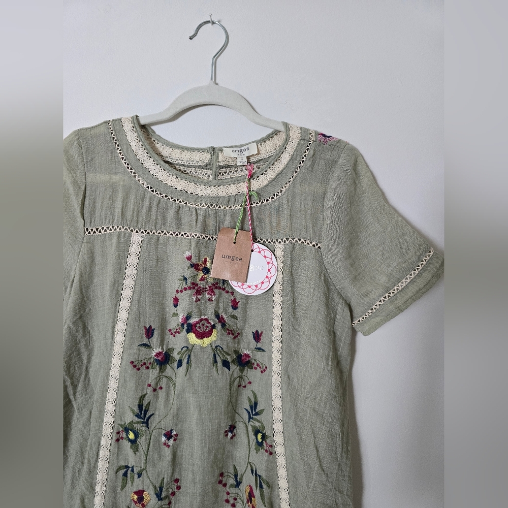 New Umgee Size Small Floral Embroidered Lightweight Lined Dress - Picture 3 of 8